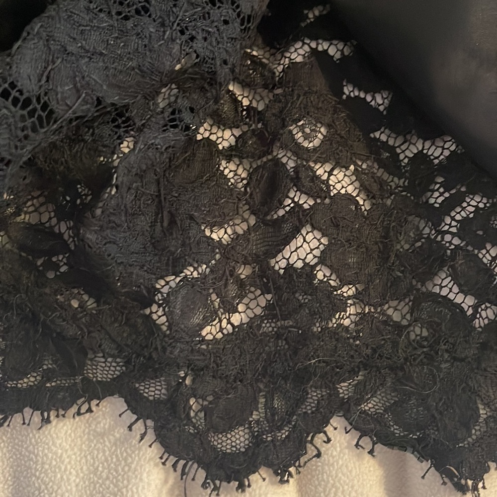 THE J. Peterman Company Stunning beaded skirt with scallop edges at the bottom 4 - Picture 6 of 8